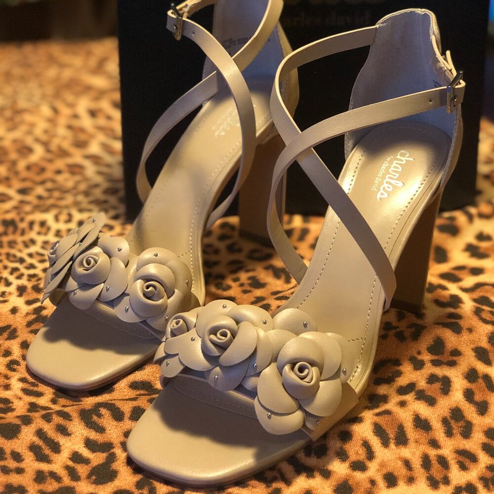 Authentic CHARLES DAVID Square Toe Sandals with Flower Sz 10 NWT Brand New w/box